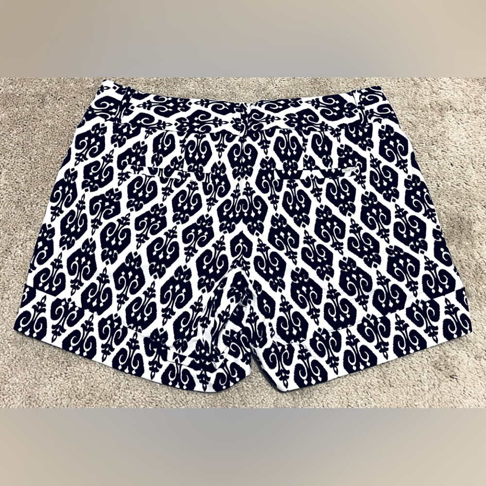 White House Black Market Jacquard Look Printed Fabric Shorts Size 6